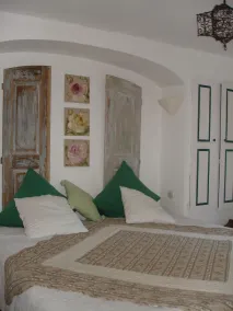 L'Amandari - Provence holidays - Chambres d'hôtes avec jardin, piscine, jacuzzi, climatisation - Rom