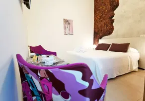 Artistic Charming House - Room
