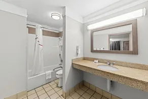 Red Roof Inn Ardmore - Salle de bain