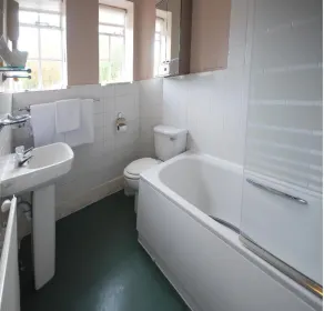 Tree Hotel at Iffley - Baño