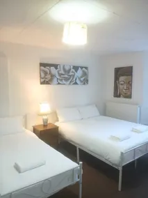 Ground Floor Studio Apartment in Gosport, Free Private Parking - Habitación