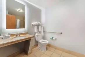 Best Western St. Clairsville Inn & Suites - Salle de bain