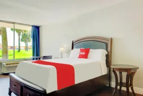 OYO Hotel Dundee By Crystal Lake - Zimmer