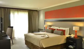 Cresta Riley's Hotel - Room