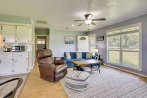 Rural Lakefront Home - 17 Mi to Dtwn Livingston - Parte interna