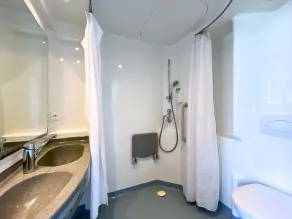 Youth Hostel van Gogh - Bathroom