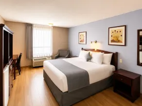 Super 8 by Wyndham Lake Country/Winfield Area Airport North - Chambre