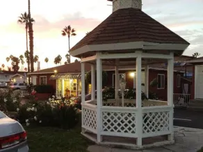 Oceanside Inn & Suites - Restaurant