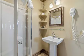 Ocean View Inn - Bathroom
