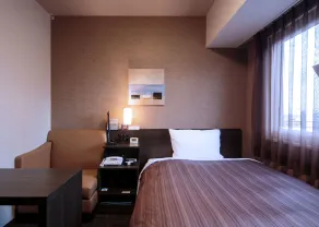 Hotel Route-Inn Takaoka Ekimae - Chambre