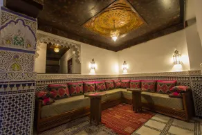 Dar Meknes Tresor - Sitzecke in der Lobby