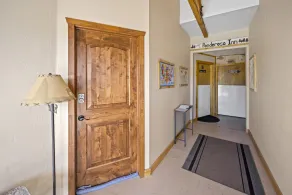 Ponderosa Inn - Lobby