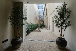 RAIBU ANTWERP MAS District - Entrée intérieure