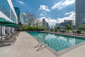 Royal Orchid Sheraton Hotel & Towers - Piscine