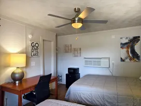 Lake Hudson Inn - Room