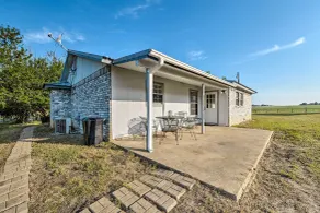 9 Mi to Belton Lake: Home w/ Large Yard Space! - Interior