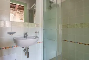 Madalen Guest House - Bathroom