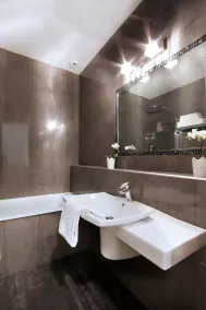 Les Quatre Dauphins - Bathroom