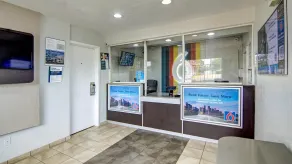 Motel 6-Longview, TX - Lobby