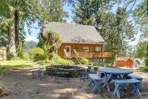 Mount Rainier Views & Hot Tub: Pet-friendly Cabin! - Innenbereich