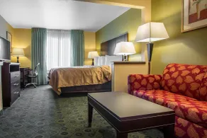 Quality Inn & Suites Bloomington I-55 and I-74 - Chambre