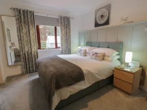 Hollys Hideaway - Camera