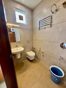 Hotel Channo Residency - Badezimmer