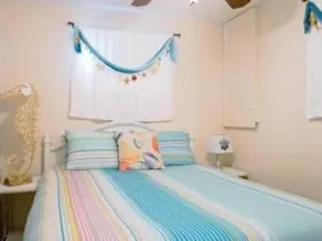 Beach Cottage with heated pool just off Siesta Key - Zimmer