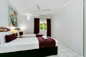 Beachfront Apartments on Trinity Beach - Chambre