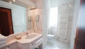 Alexander Palace - Bathroom