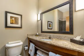 Best Western Plus Lackland Hotel & Suites - Bathroom