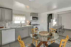 Work, Relax & Explore The 'burgh! Mckeesport Home - Interiør