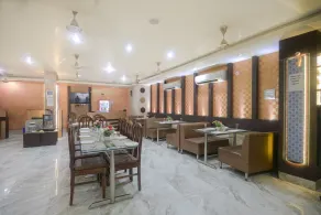 Hotel Vishnu Villas - Restaurant