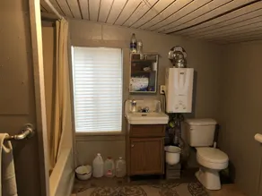 Hickory Hill Cabin Rentals - Bathroom