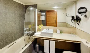 Sercotel Gran Hotel Zurbarán - Casa de banho