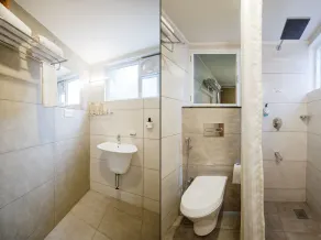 Treebo Nestlay Rooms Whitefield - Bathroom