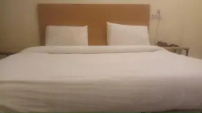 ADB Rooms Days Inn - Room