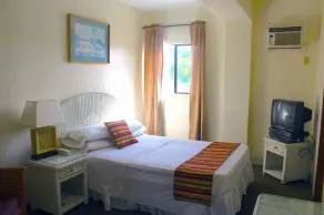 Bunker Hill Hotel - Room