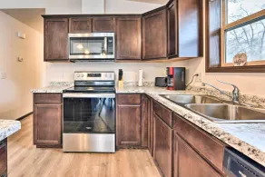 Family-friendly Lakefront Home With Deck! - Innvendig
