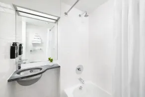 The Shoreham - Bathroom