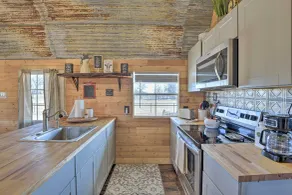 Boyd Countryside Cabin w/ Patio & Farm Views - Interiör