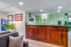 Quality Inn & Suites Creedmoor - Butner - Lobby