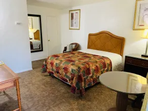 Pacheco Pass Motel - Room