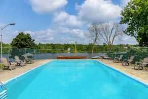 Motel 6 Campbellford, ON - Piscine