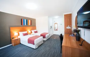 Ramada Hotel & Suites by Wyndham Cabramatta - Room