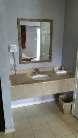Village Inn & Suites - Smithville - Salle de bain