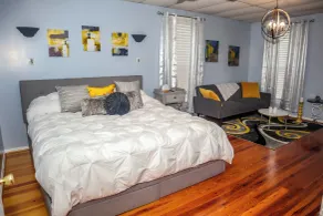 Downtown Cozy 2 BR Apt - 4min drive MardiGras Park - Vue de la chambre