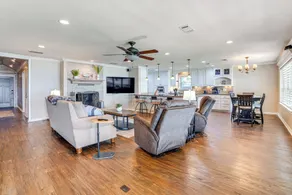 Waterfront Retreat w/ Dock on Cedar Creek Lake! - Innvendig