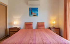 Villa 'Costa' con piscina privata, Wi-Fi e aria condizionata - Camera