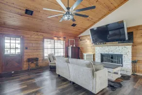 Cabin Near Bastrop State Park, 30 Mi to Austin - Innvendig